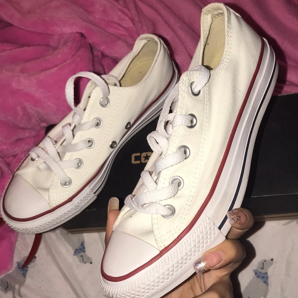 White converse - Picture 2 of 3
